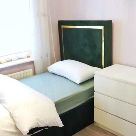 شقة Deluxe Dwelling - 15 Mins From Cork City/Airport المظهر الخارجي الصورة