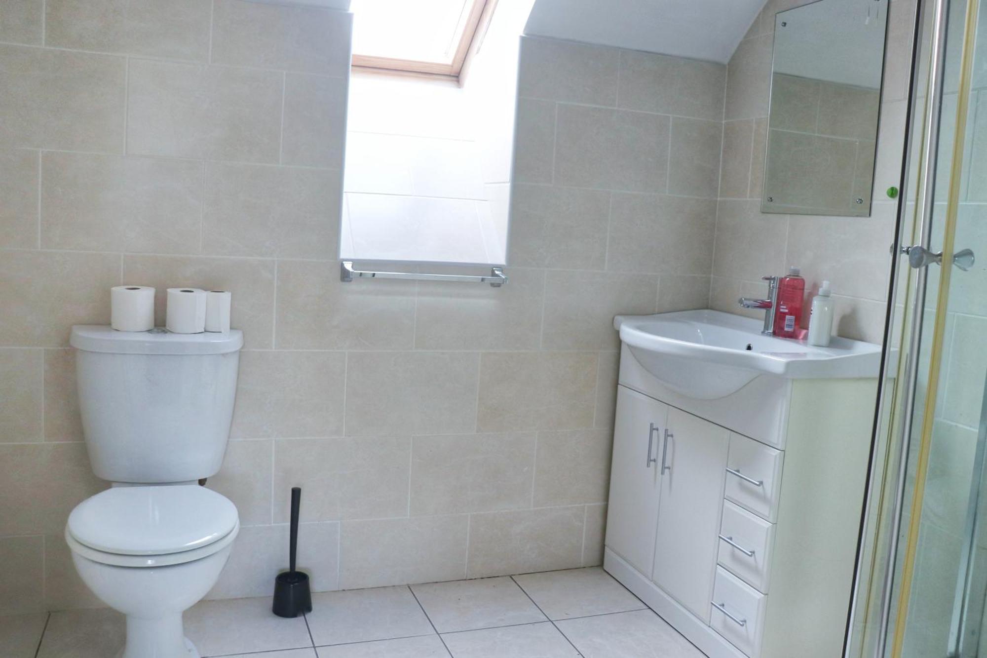 شقة Deluxe Dwelling - 15 Mins From Cork City/Airport المظهر الخارجي الصورة