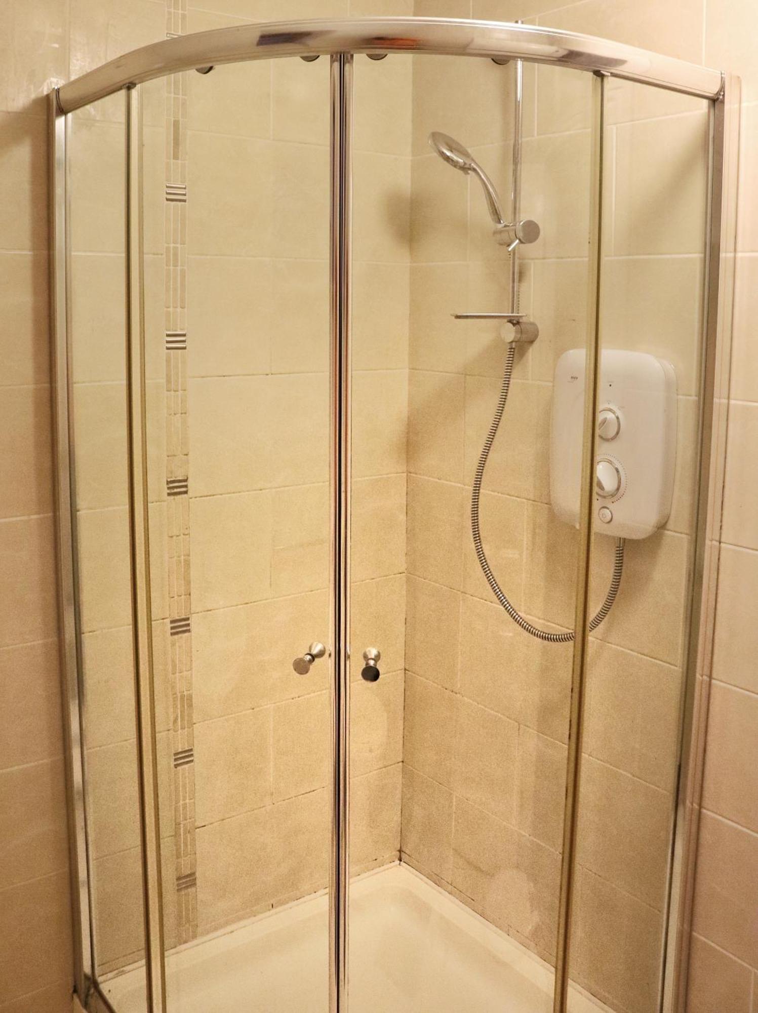 شقة Deluxe Dwelling - 15 Mins From Cork City/Airport المظهر الخارجي الصورة
