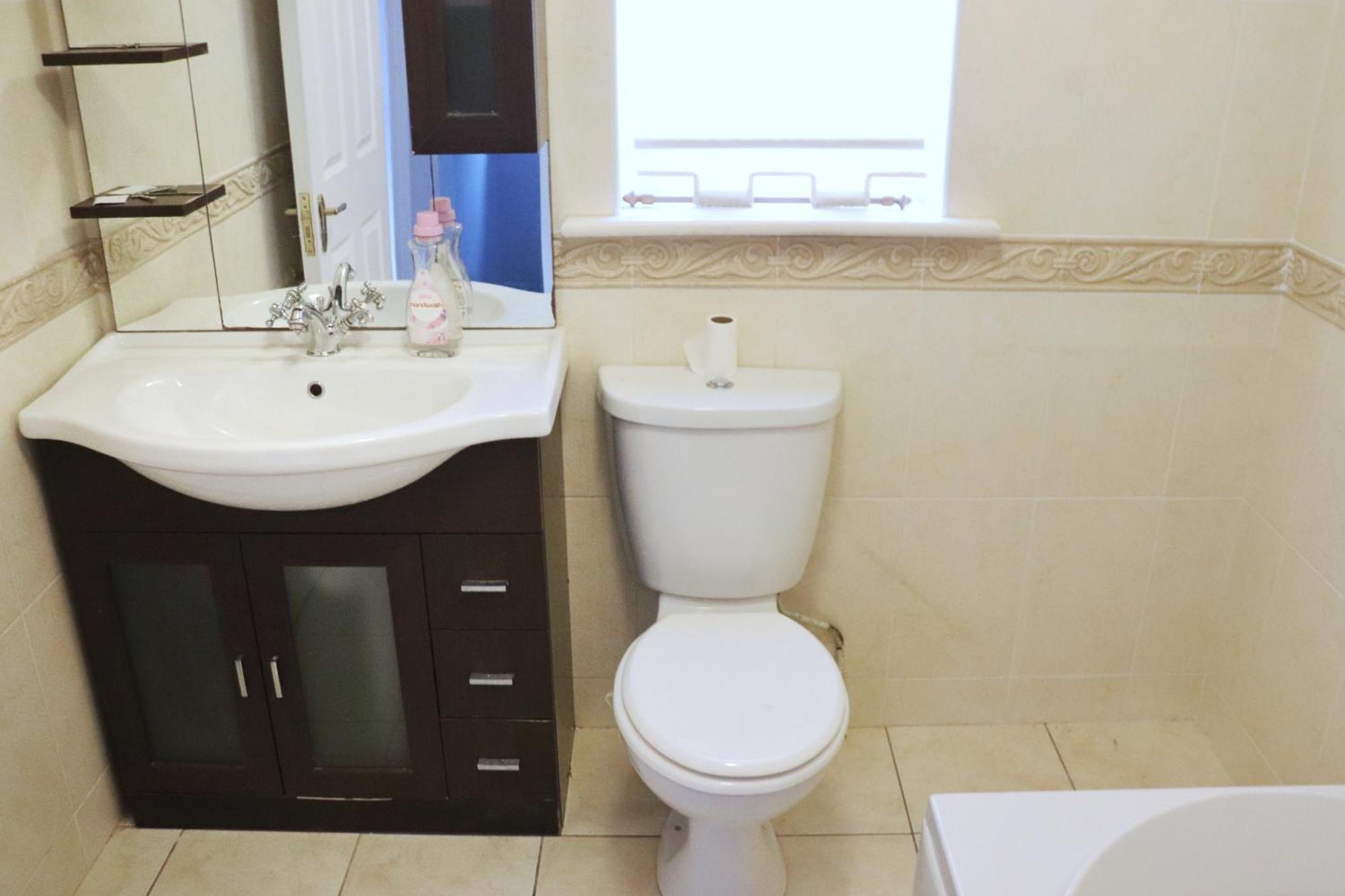 شقة Deluxe Dwelling - 15 Mins From Cork City/Airport المظهر الخارجي الصورة